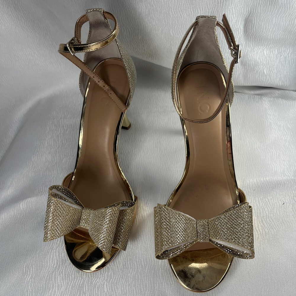 INC International Concepts Gold Bow Heels